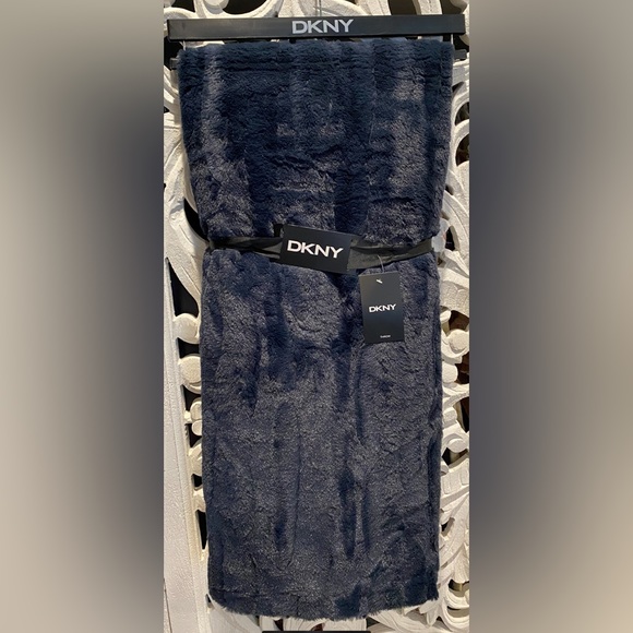 Dkny Bedding Dkny Throw Blanket 5 X 60 Reversible Everly Faux Fur